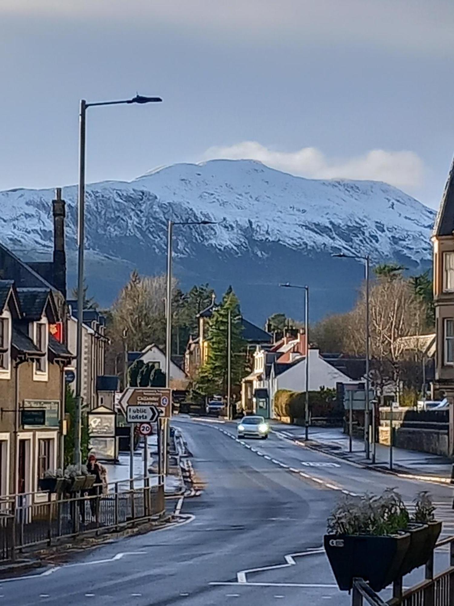 Idyllic Waterside Penthouse * Callander