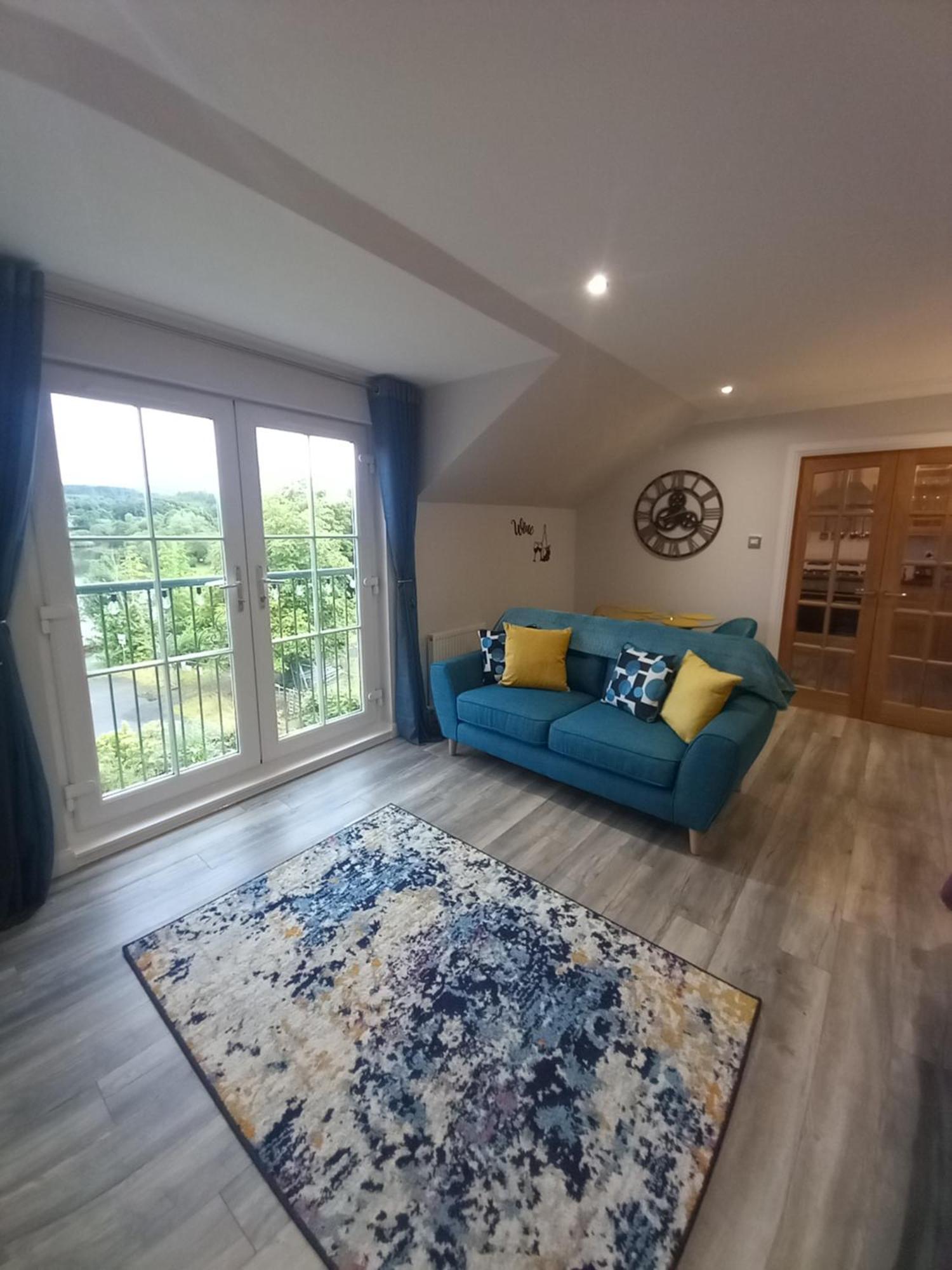 Idyllic Waterside Penthouse * Callander
